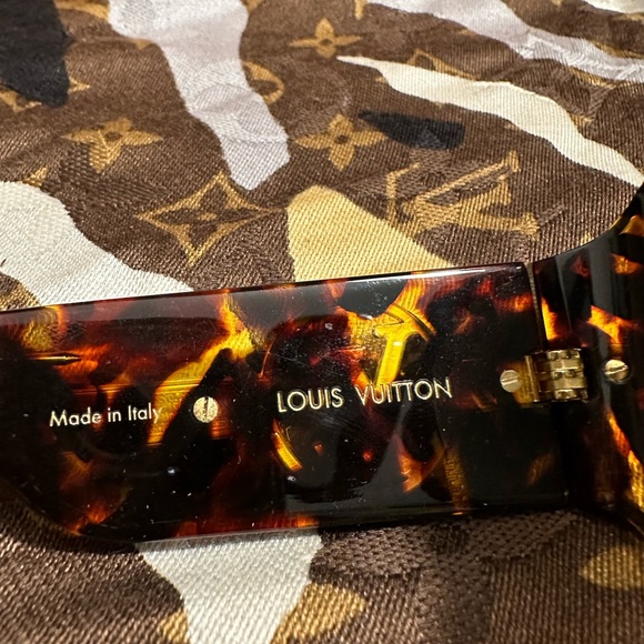 Louis Vuitton sunglasses - Picture 7 of 10